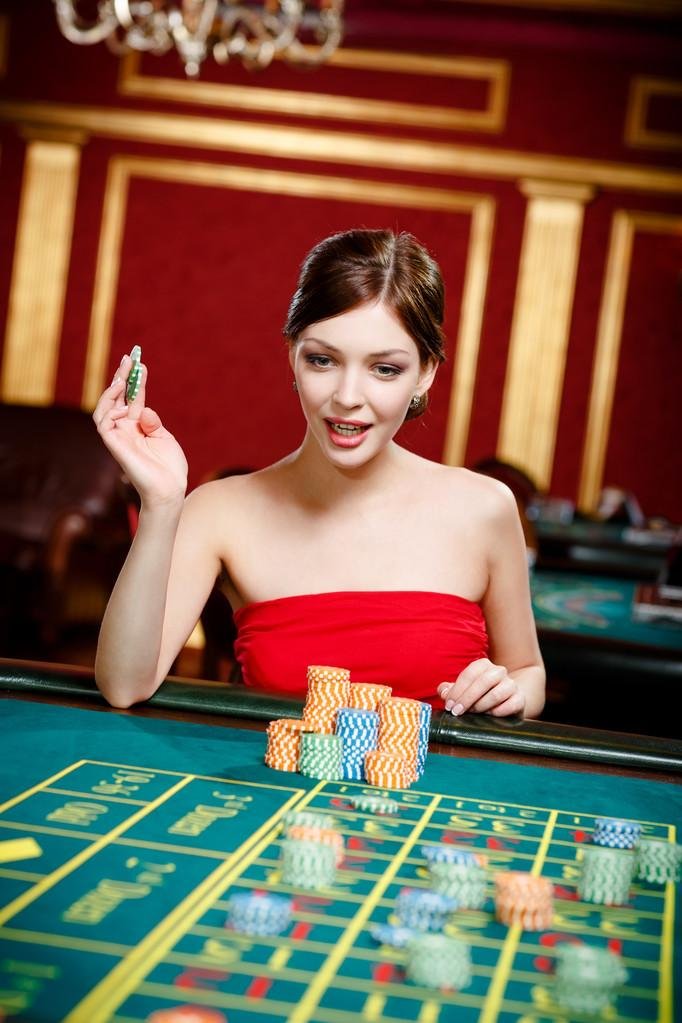 Slot game reels and symbols on 350 ph platform for Filipino players